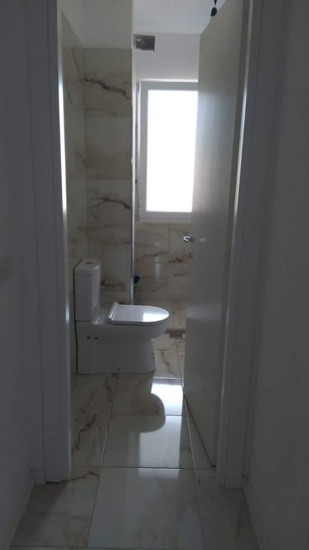 Qera Apartament 1 + 1 tek rrethrroutillimi saukut prane (Cinco Club) 400 euro