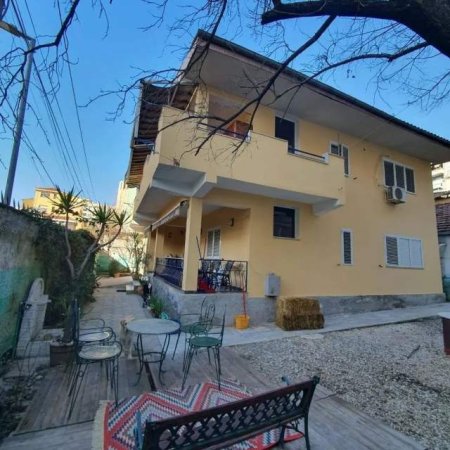 Tirane, jepet me qera Vile Kati 0, 240 m² 2.500 Euro (Bulevardi Zogu I)