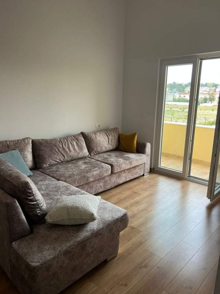 Tirane, jepet me qera apartament 2+1 Kati 2, 90 m² 35.000 Leke (Kamez)