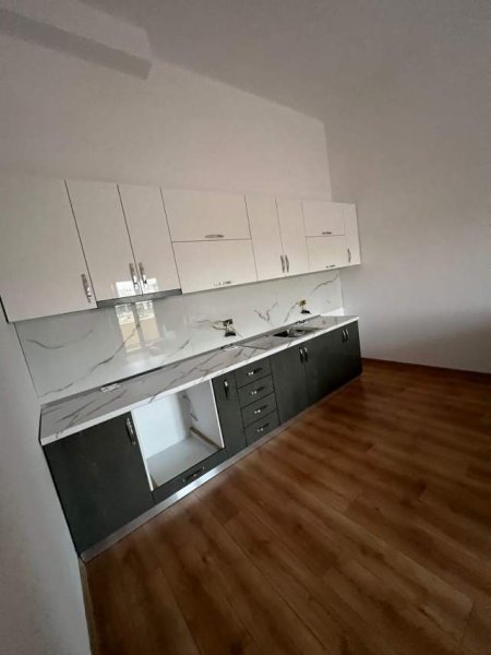 Tirane, jepet me qera apartament 2+1 Kati 2, 90 m² 35.000 Leke (Kamez)