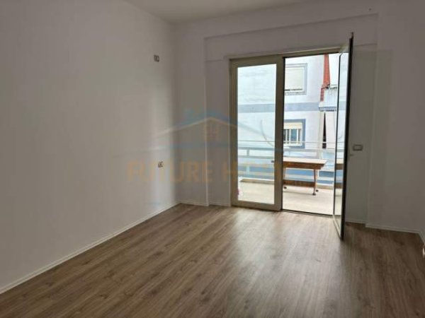 Tirane, shitet apartament 1+1+BLK Kati 4, 120.000 Euro (Liqeni i Thate)