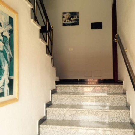Tirane, jepet me qera apartament 2+1 Kati 3, 70 m² 35.000 Leke (Tregu Elektrik)