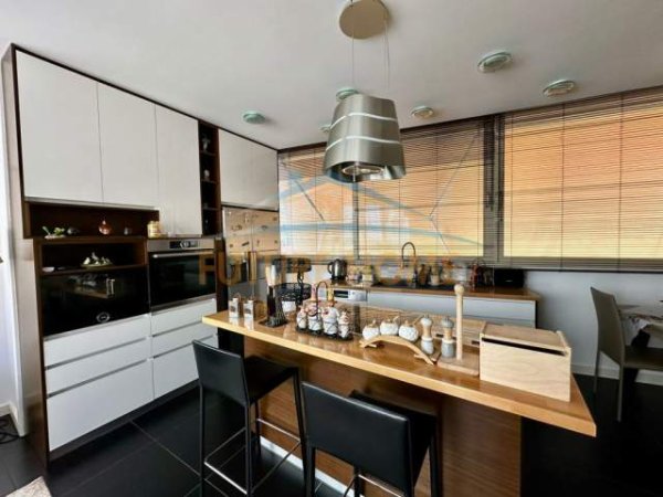Tirane, jepet me qera apartament duplex 2+1+A+BLK Kati 4, 100 m² 1.200 Euro (Komuna e Parisit)
