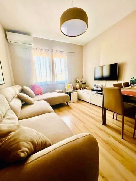 Tirane, shes apartament 1+1 61 m² Euro (Komuna e Parisit)