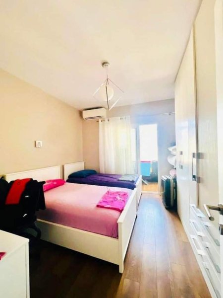 Tirane, shes apartament 1+1 61 m² Euro (Komuna e Parisit)