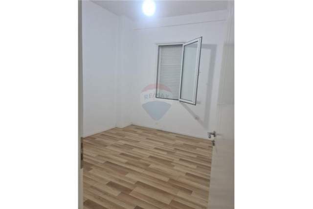 Tirane, jepet me qera apartament 2+1 Kati 7, 95 m² 450 Euro (Kompleksi Sima Com)