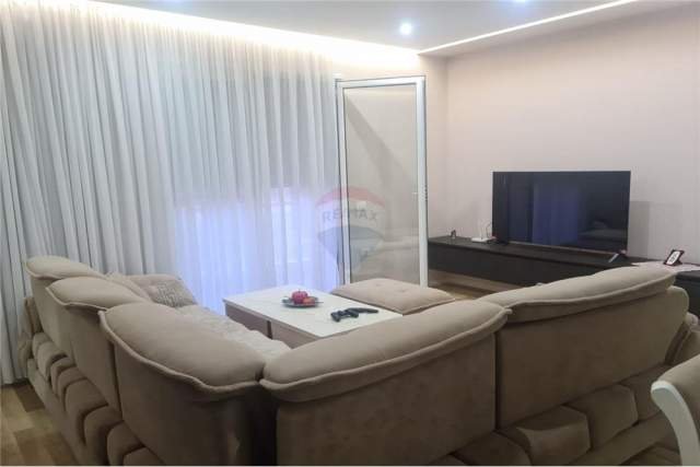 Tirane, jepet me qera apartament 3+1+BLK Kati 5, 107 m² 600 Euro (Sima Com)