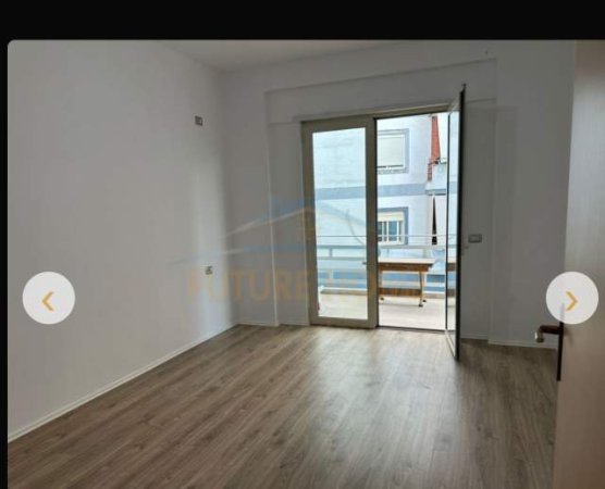 Tirane, shitet apartament 1+1 84 m² 120.000 Euro (Liqeni i That)