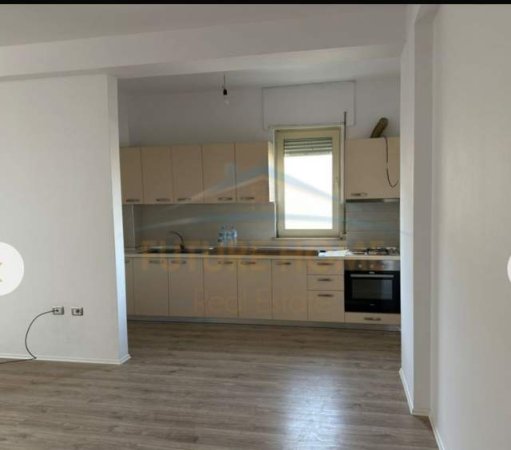 Tirane, shitet apartament 1+1 84 m² 120.000 Euro (Liqeni i That)