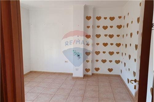 Tirane, shitet apartament 2+1+BLK Kati 6, 90 m² 161.500 Euro (Blv Bajram Curri)