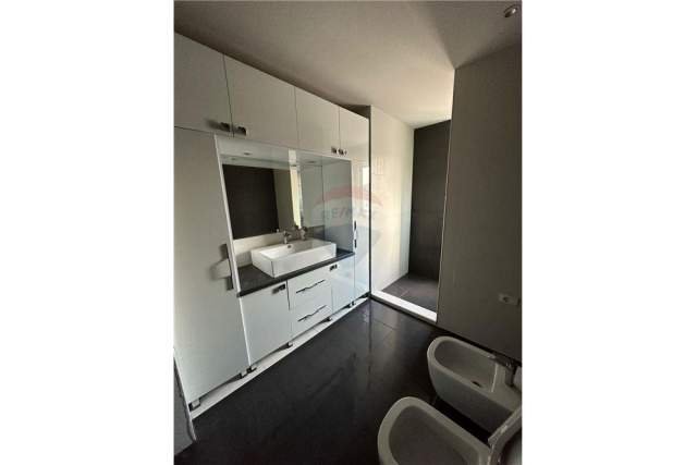 Tirane, shitet apartament 1+1+BLK Kati 10, 93 m² 173.000 Euro (Ndre Mjeda)