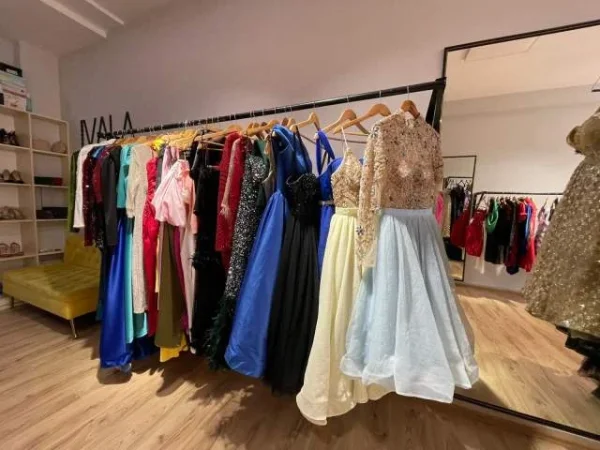 Tirane, shitet dyqan Kati 0, 40 m² 130.000 Euro (Astir)