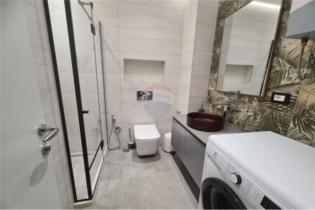 Tirane, jepet me qera apartament 1+1 63 m² 600 Euro (Shyqyri Ishmi)