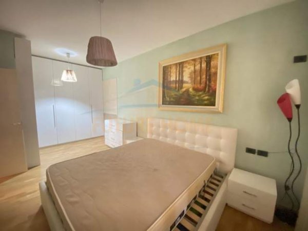 Tirane, jepet me qera apartament 2+1 Kati 6, 97 m² 450 Euro (Unaza e Re)