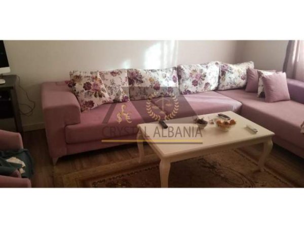 Tirane, jap me qera Vile 3 Katshe 300 m² 180.000 Euro (Vilat GJermane)