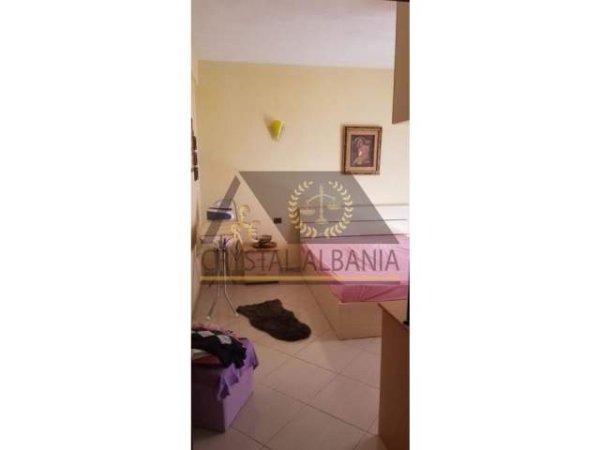 Tirane, jap me qera Vile 3 Katshe 300 m² 180.000 Euro (Vilat GJermane)