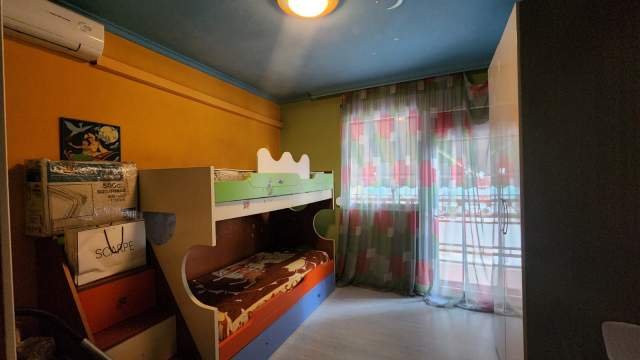 Tirane, jepet me qera apartament 2+1 Kati 2, 100 m² 700 Euro (ish Ekspozita)