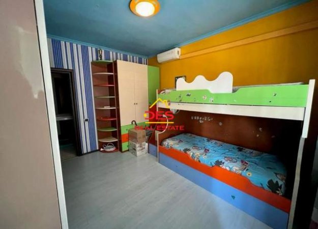 Tirane, jepet me qera apartament 2+1+BLK Kati 2, 90 m² 700 Euro (ish ekspozita)