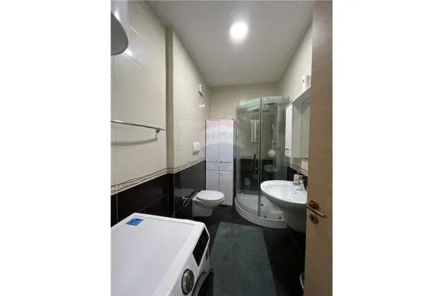 Tirane, shitet apartament 2+1 Kati 3, 100 m² 159.000 Euro (Farmacia 10)