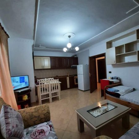 Tirane, jepet me qera apartament 2+1 Kati 2, 70 m² 500 Euro (Ali Dem)