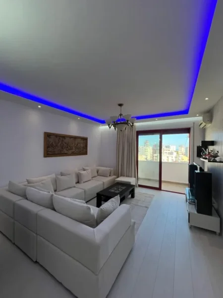Durres, jepet me qera apartament 2+1+Aneks+Ballkon Kati 6, 600 € (Gjykata,Durres)