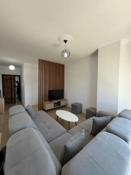 Tirane, jepet me qera apartament 2+1 Kati 2, 90 m² 450 € (Univers City)