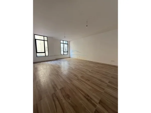 jap me qera ambjent biznesi Kati 1, 129 m² 2.600 € (MINE PEZA)