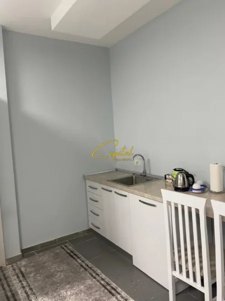 Tirane, jepet me qera garsonier 1+1 Kati 1, 35 m² 450 € (RRUGA E KAVAJES)