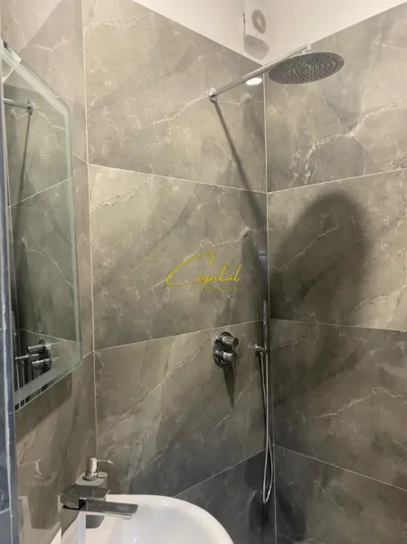 Tirane, jepet me qera garsonier 1+1 Kati 1, 35 m² 450 € (RRUGA E KAVAJES)