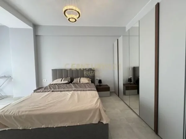 Tirane, jepet me qera apartament 2+1 Kati 7, 101 m² 700 € 