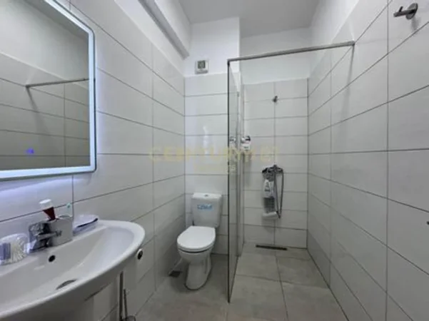 Tirane, jepet me qera apartament 2+1 Kati 7, 101 m² 700 € 