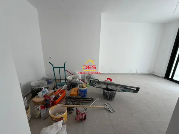 Vlore, shitet apartament 1+1+Ballkon Kati 1, 74 m² 198.030 € (Uji i Ftohtë)