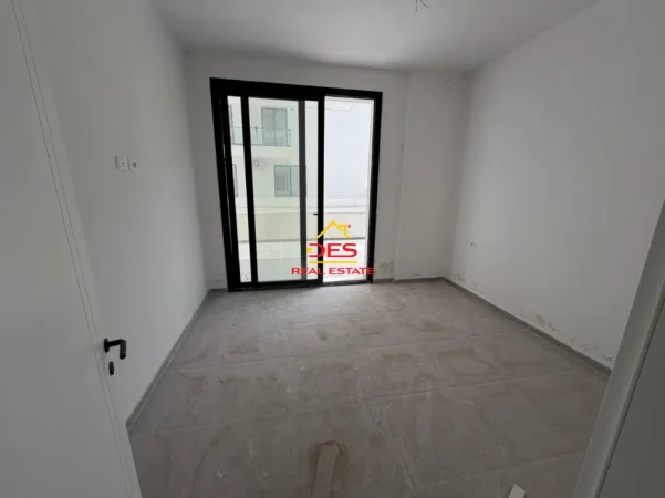 Vlore, shitet apartament 1+1+Ballkon Kati 1, 74 m² 198.030 € (Uji i Ftohtë)