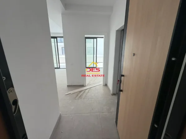 Vlore, shitet apartament 1+1+Ballkon Kati 1, 74 m² 198.030 € (Uji i Ftohtë)