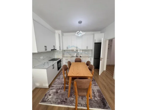 Tirane, jepet me qera apartament 2+1 Kati 2, 98 m² 550 € (Unaza e re)