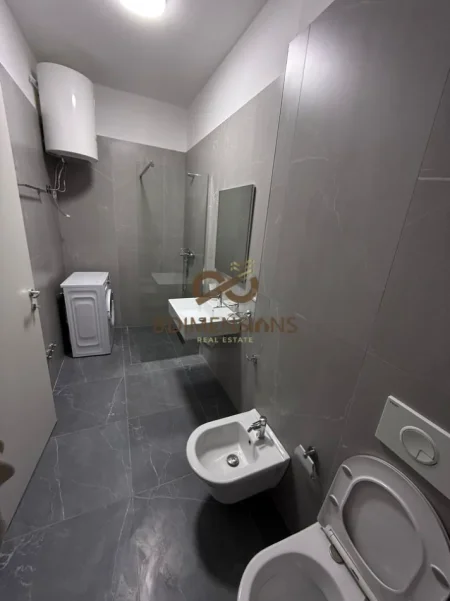 Tirane, jepet me qera apartament 1+1+Ballkon Kati 3, 70 m² 500 € (5 maji)