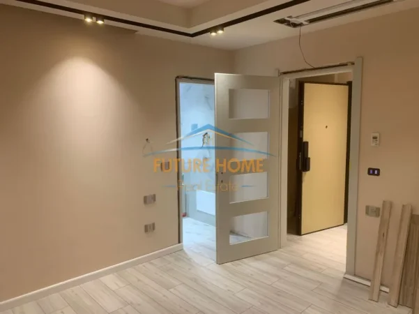 Tirane, jepet me qera ambjent biznesi Kati 7, 95 m² 1.350 € (Rruga e Kavajës.)