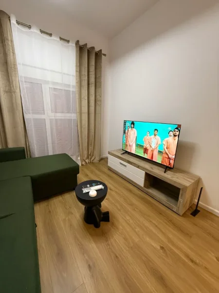 Tirane, jepet me qera apartament 1+1+Ballkon Kati 3, 50 m² 400 € (Ali Dem,kompleksi Kadiu)