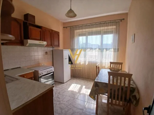Tirane, jepet me qera apartament 1+1+Ballkon Kati 3, 64 m² 500 € (BRRYL)
