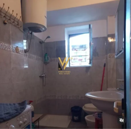 Tirane, jepet me qera apartament 1+1+Ballkon Kati 3, 64 m² 500 € (BRRYL)