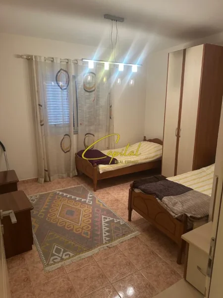 Tirane, jepet me qera apartament 3+1 Kati 1, 120 m² 800 € (RRUGA E ELBASANIT)