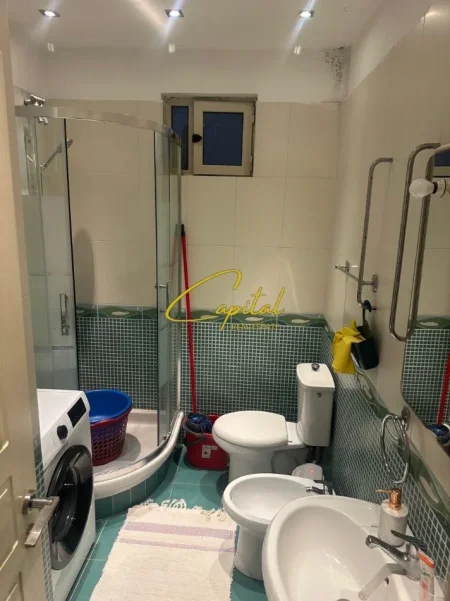 Tirane, jepet me qera apartament 3+1 Kati 1, 120 m² 800 € (RRUGA E ELBASANIT)