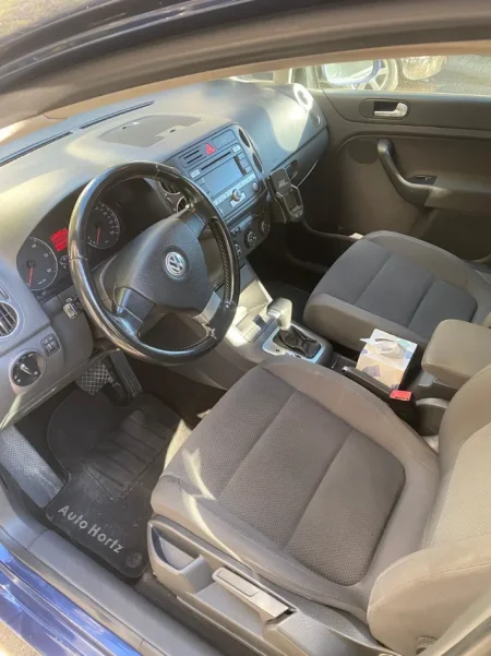 Tirane, shitet makine Volkswagen Golf Nafte, blu e errët automatik Kondicioner 240 km 4.500 €