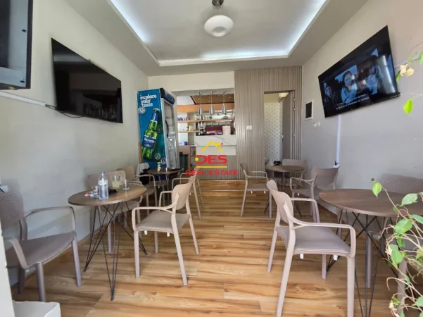 Vlore, shitet bar-kafe Kati 0, 28 m² 150.000 € (Rruga Ate Kristo Negovani)