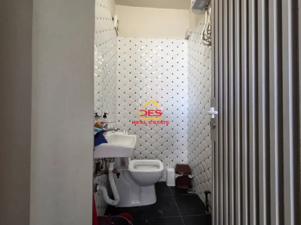 Vlore, shitet bar-kafe Kati 0, 28 m² 150.000 € (Rruga Ate Kristo Negovani)