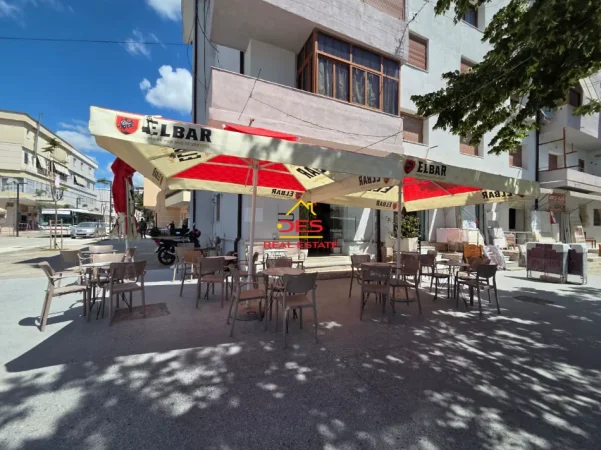 Vlore, shitet bar-kafe Kati 0, 28 m² 150.000 € (Rruga Ate Kristo Negovani)