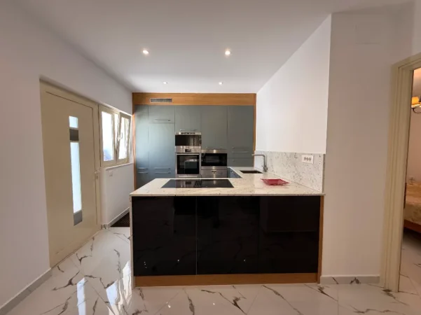Tirane, jepet me qera apartament 2+1 , 80 m² (Rruga besa)