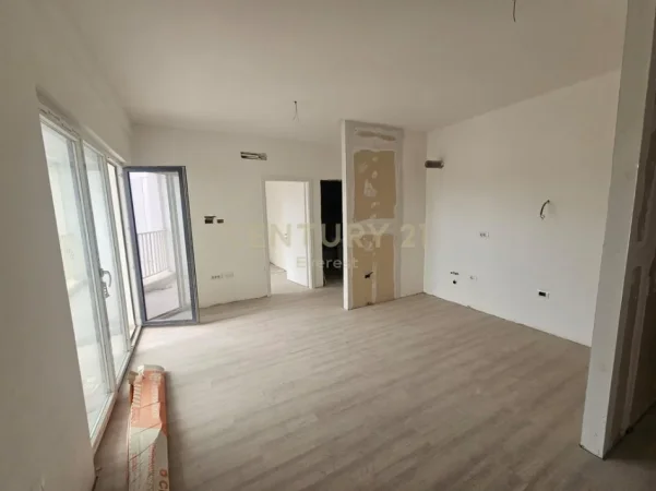Tirane, jepet me qera apartament 1+1 Kati 7, 63 m² 570 € (zogu zi)