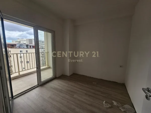 Tirane, jepet me qera apartament 1+1 Kati 7, 63 m² 570 € (zogu zi)