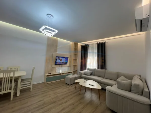 Tirane, jepet me qera apartament 2+1 Kati 1, 89 m² 550 € (Rezidenca Porta Tirana e Re)
